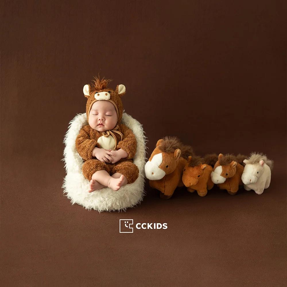 Accessoires de photographie nouveau-né sur le thème du cheval brun : Combinaison bébé + chapeau, pou