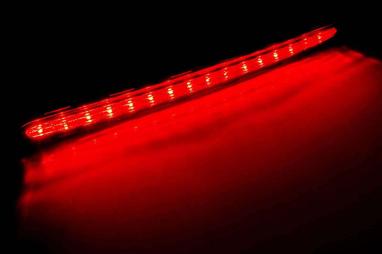 Pour Mercedes Benz CLK W209 2002-2009 rouge LED arrière 3ème troisième feu Stop de haut niveau