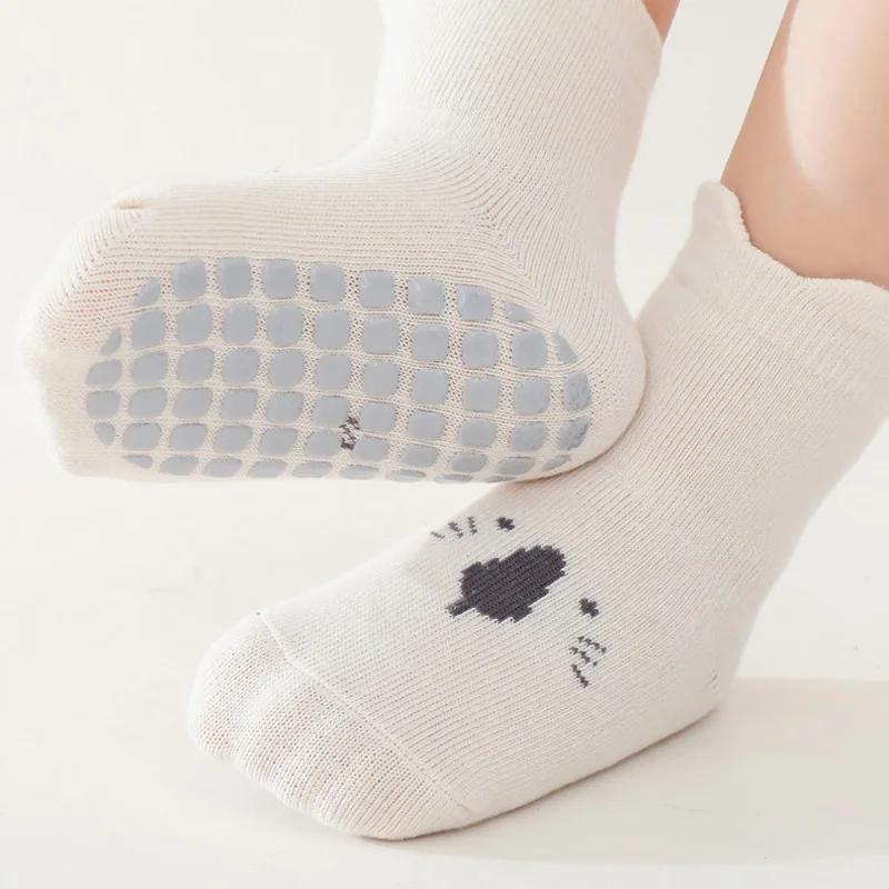 3/5 paires de chaussettes de sol antidérapantes à motif d'animaux adorables pour bébé, chaussettes d