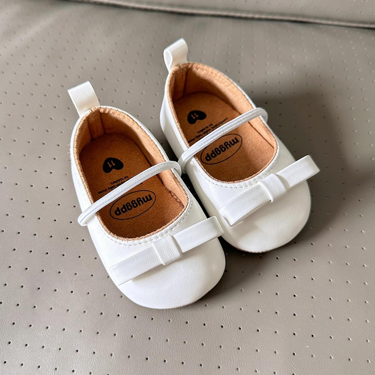 Nouvelles chaussures de bébé en cuir bébé garçon fille chaussures semelle en caoutchouc anti-dérapan