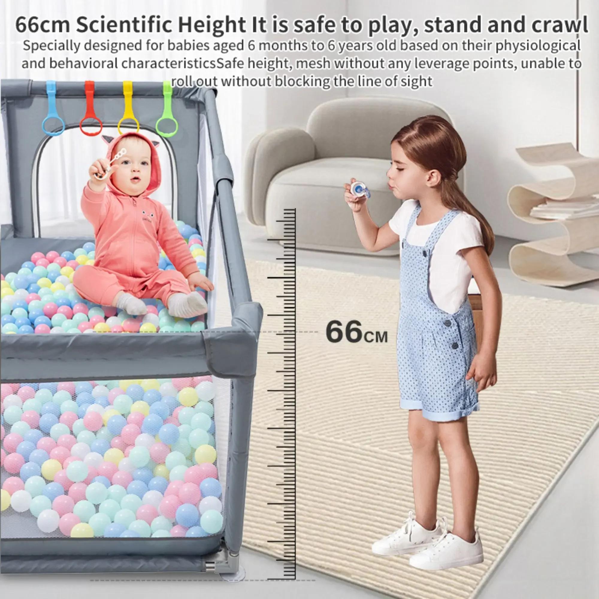 Parc de jeu pour bébé gris clair avec anneaux de traction, barrière de sécurité pour enfant, boîte à