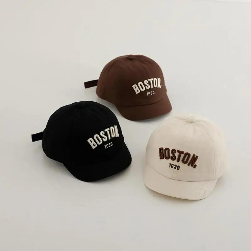 Nouvelle mode bébé lettre casquettes à pointe enfants broderie casquette de Baseball fille crème sol