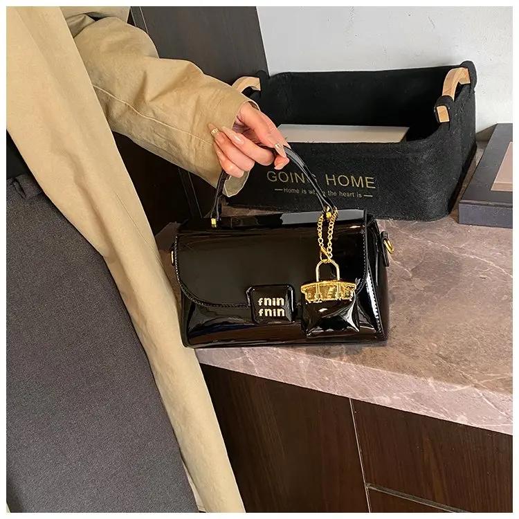 Sac bandoulière chic et tendance pour femme, sac messager texturé de créateur, sac fourre-tout minim