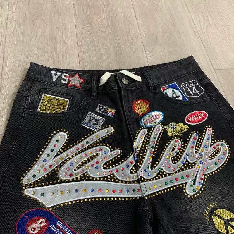 Shorts en jean unisexe avec patch brodé VALLEY en strass colorés, coupe droite ample, haute qualité