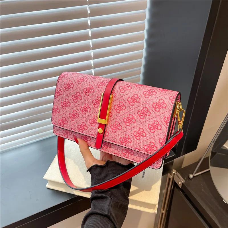 Sac carré texturé tendance pour femme, mini sac à bandoulière élégant avec chaîne, compact et stylé,