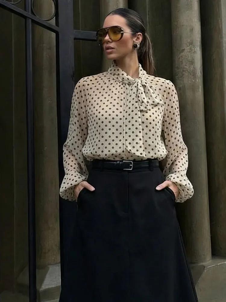 Chemisier à pois tendance 2026 pour femme HH, col à nœud, manches longues, style chic et fin pour fe