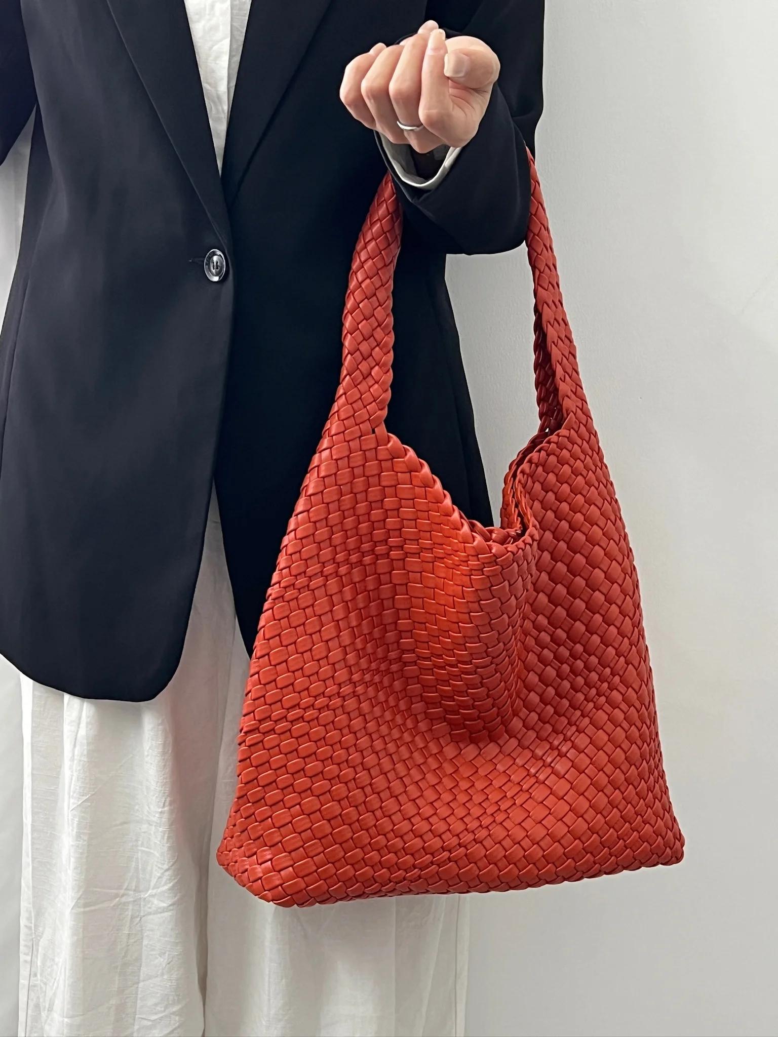 Sacs pour femmes sac à bandoulière de créateur de luxe haute capacité en cuir PU tissé à la main sac