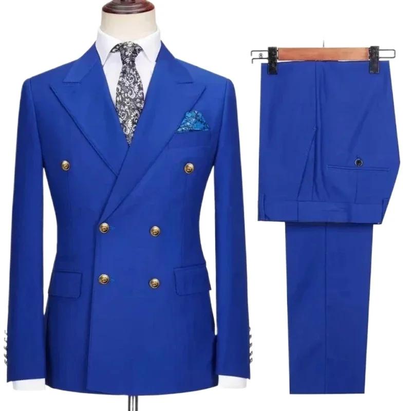 Costume croisé pour occasions formelles, boutons dorés, tenue homme pour mariages, dîners et soirées