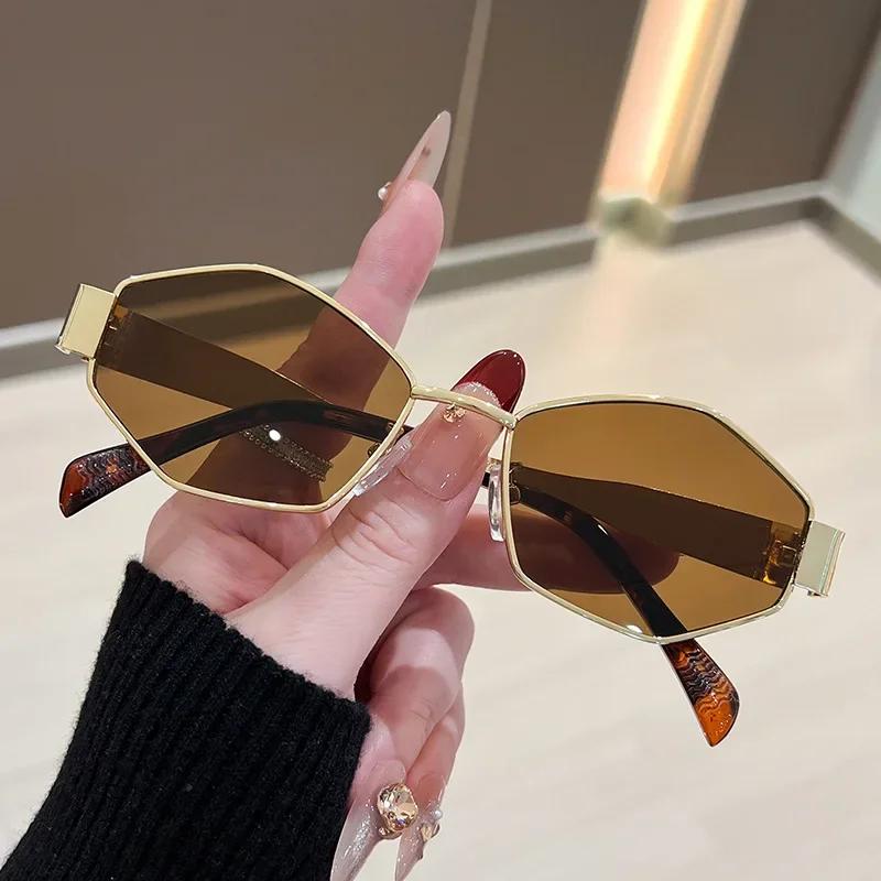 Mode polygonale femmes lunettes de soleil 2025 Vintage marque losange dames lunettes de soleil nuanc