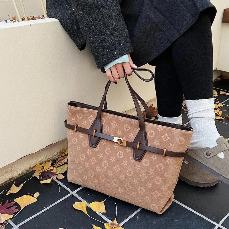 Sac bandoulière en cuir de luxe pour femme, sac messager pratique de style classique et élégant par 