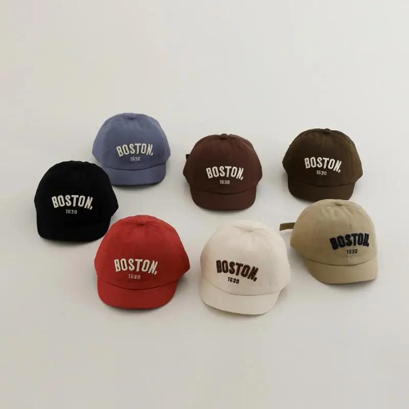 Nouvelle mode bébé lettre casquettes à pointe enfants broderie casquette de Baseball fille crème sol