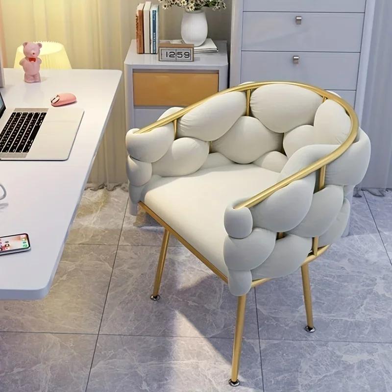 Coiffeuse élégante pour filles, chaise à dossier parfaite pour le maquillage de la chambre à coucher