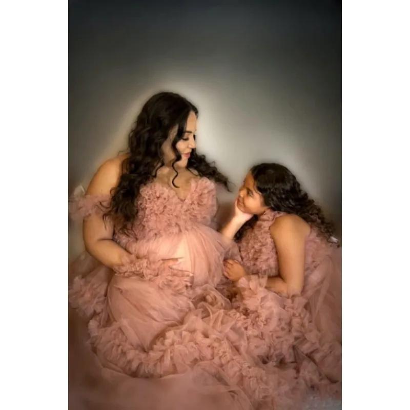 Robe de maternité essentielle pour la photographie de grossesse - Tulle transparent, volants bouffan