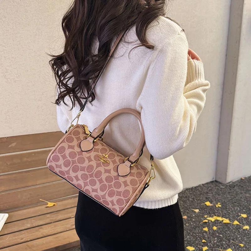Mini sac Boston vintage bandoulière matelassé femme monogramme rétro élégant sac main