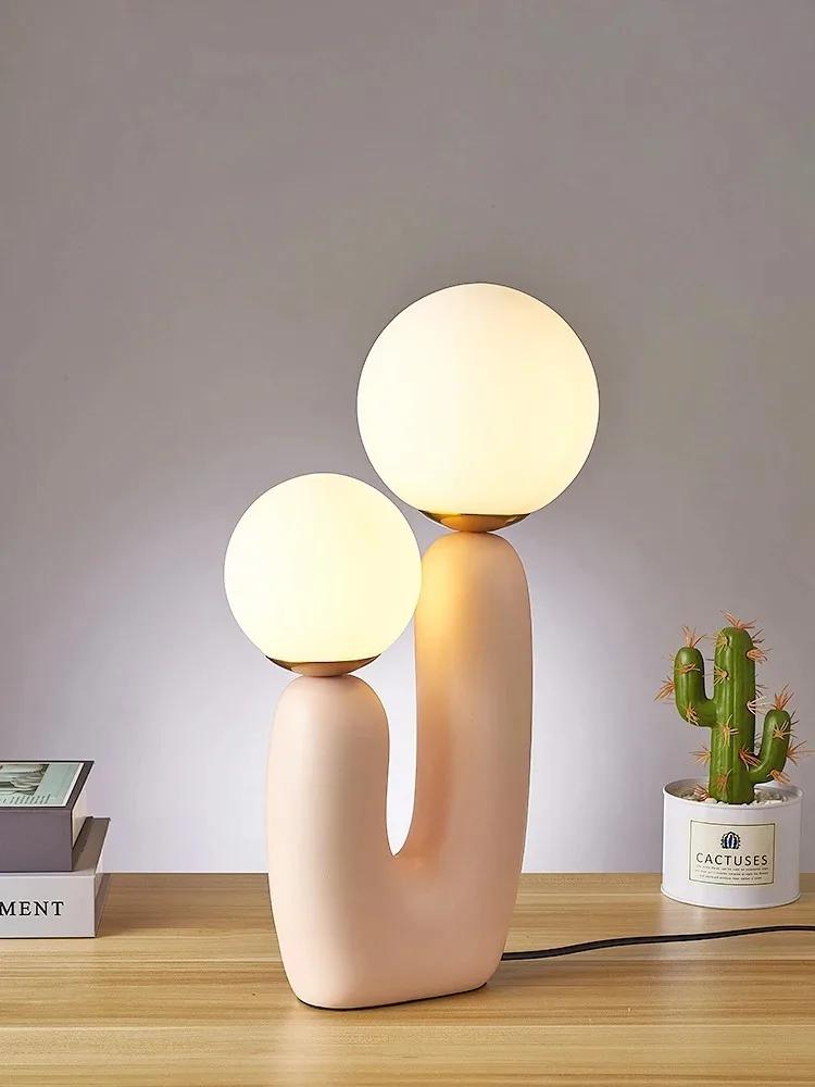 Lampe de table en verre d'art nordique moderne, lampe de tête de lit en résine pour chambre à couche