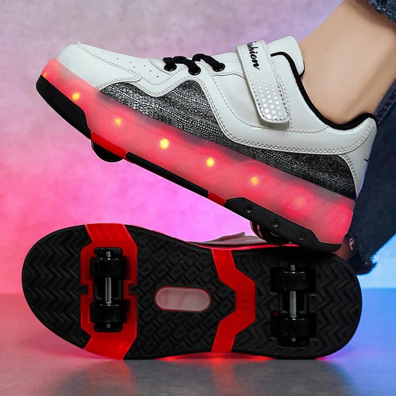 Chaussures de patin à roulettes LED pour enfants, baskets lumineuses rechargeables par USB avec 4 ro