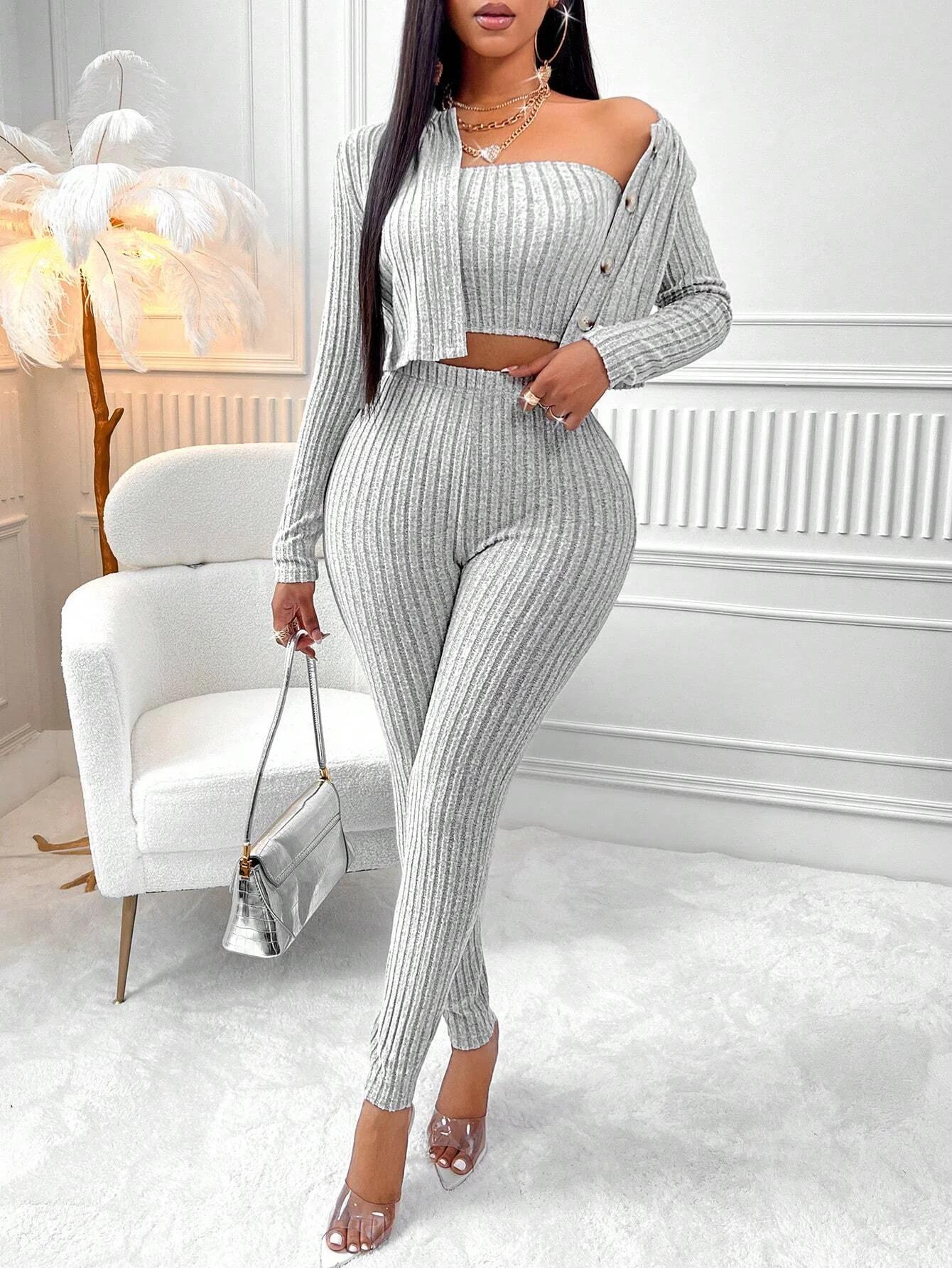 Ensemble 3 pièces de camisole, veste à boutons sur le devant et leggings de couleur unie