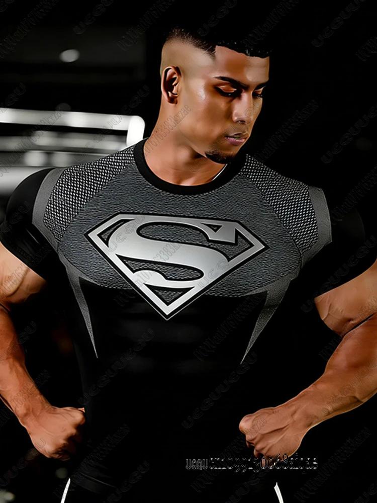 T-shirt de fitness imprimé Superman de DC Comics pour hommes, coupe ajustée, pour l'entraînement en 
