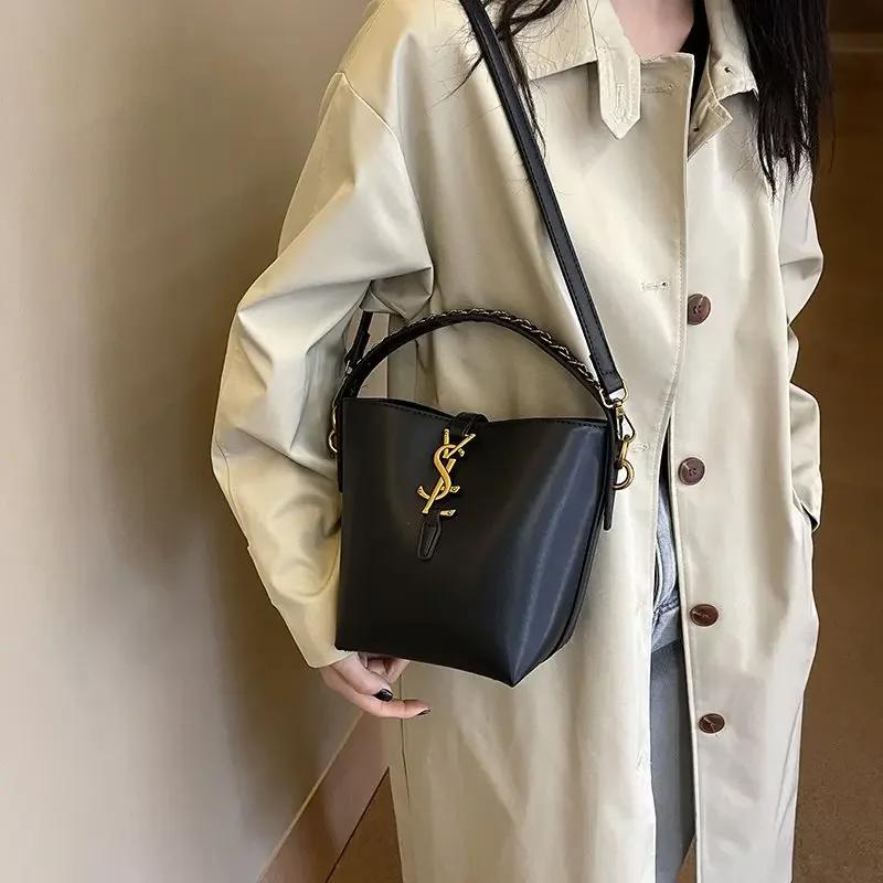 Nouvel Arrivage Sac Seau Tendance Femme Été 2026, Style Niche Luxe Léger, Sac Bandoulière Messager T