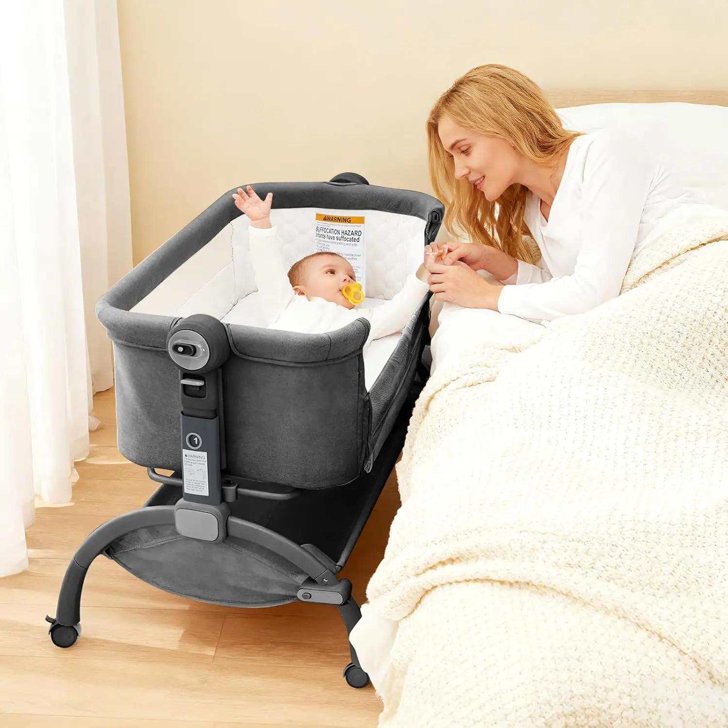 Berceau de chevet 3-en-1 avec lit cododo et lit de voyage avec moustiquaire amovible pour nouveau-né