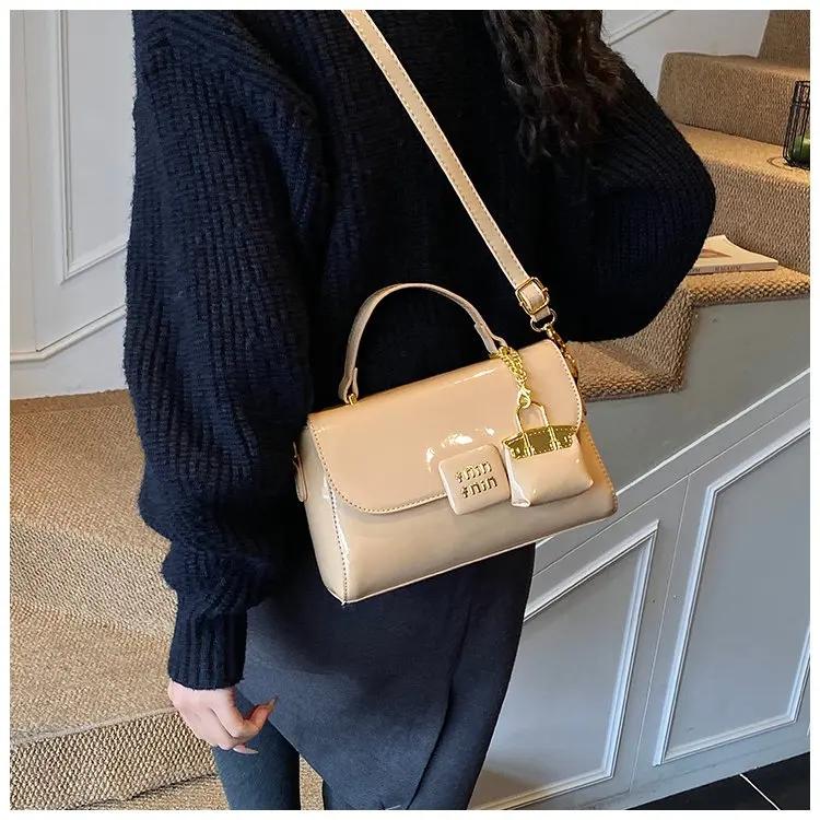 Sac bandoulière chic et tendance pour femme, sac messager texturé de créateur, sac fourre-tout minim