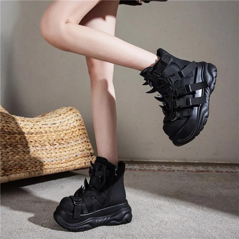2025 nouvelles femmes Punk Rivet Muffin plate-forme sport rétro Rivets bottes courtes en métal lourd