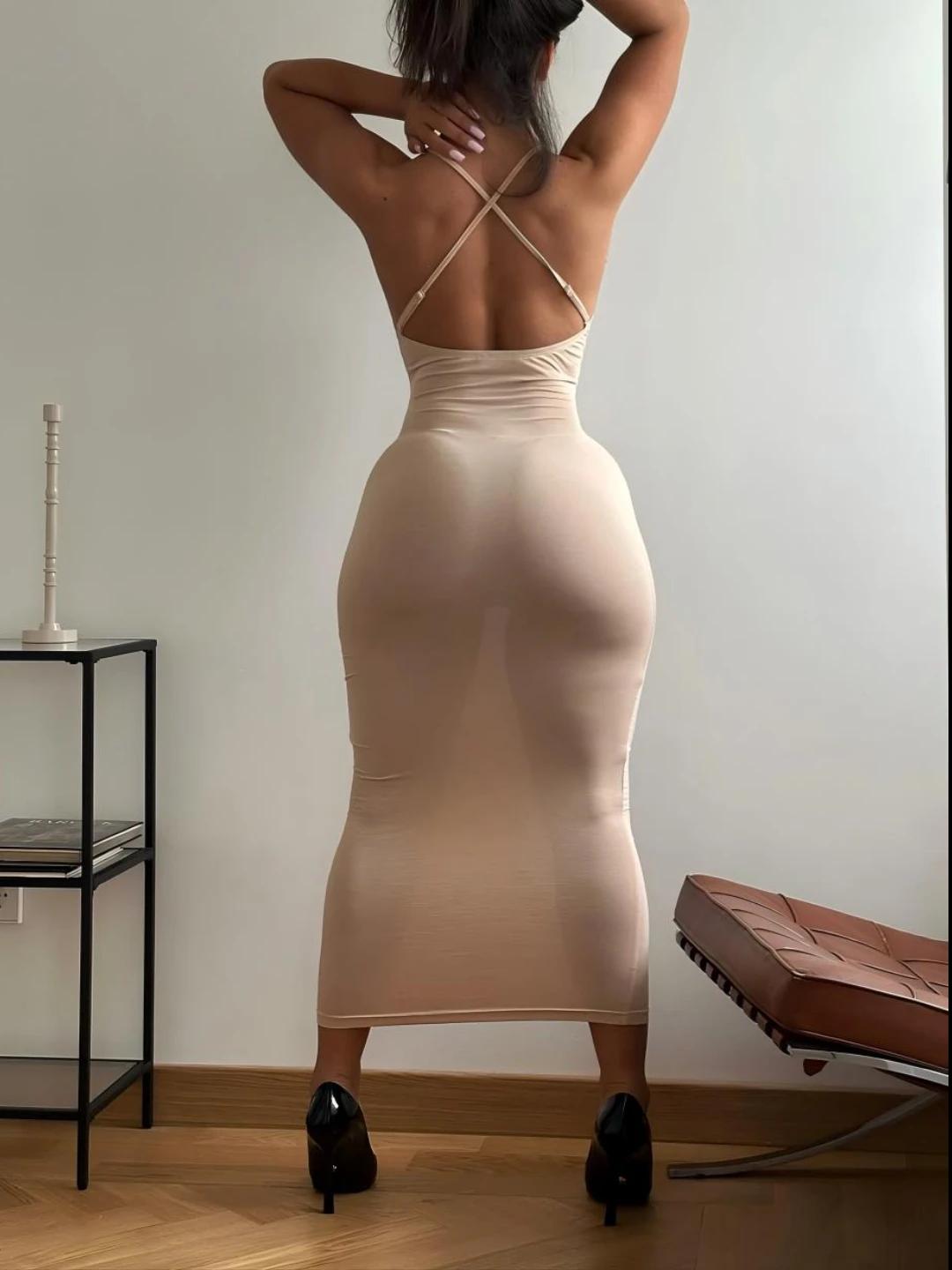 Nouvelle robe longue d'été à bretelles dos nu pour femmes: sur mesure avec une coupe amincissante él
