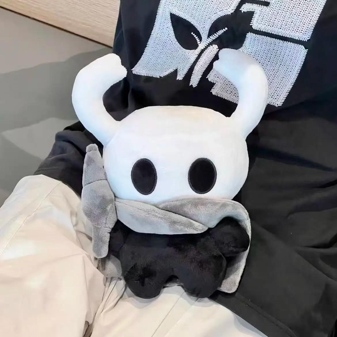 Nouveau chaud creux chevalier en peluche jeu Figure poupée en peluche doux cadeau jouets pour enfant