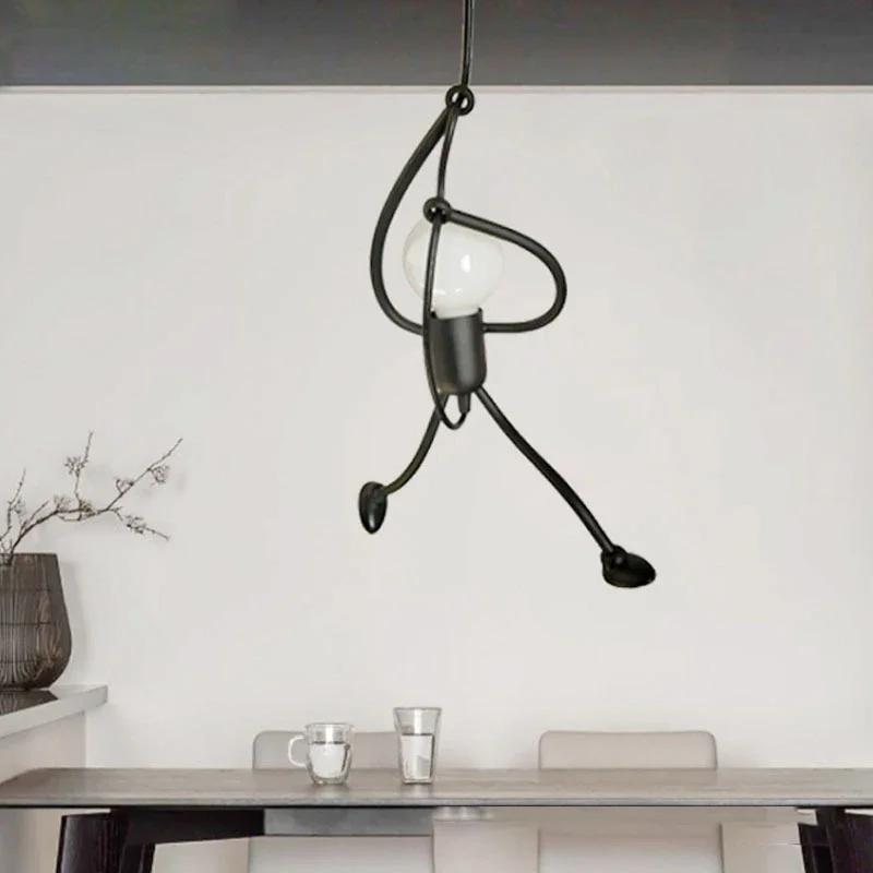 Vintage fer petit homme Arts modernes lustre LED plafonnier maison salon enfants chambre décor noir 