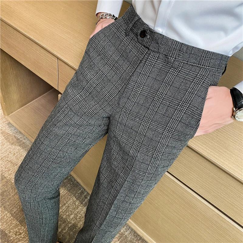 Les pantalons à carreaux pour hommes de printemps et d'automne sont tendance, à la mode, cool et pol