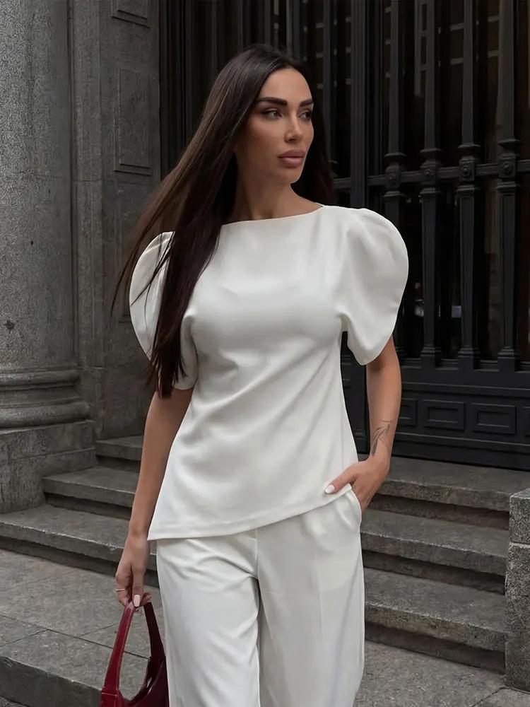 Blouse élégante blanche à manches bouffantes et ourlet asymétrique pour femme HH, col bateau uni, co