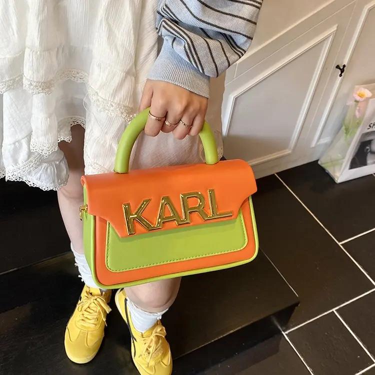 Sac à couches de rangement pratique avec plusieurs petites poches pour sucettes, lingettes et autres
