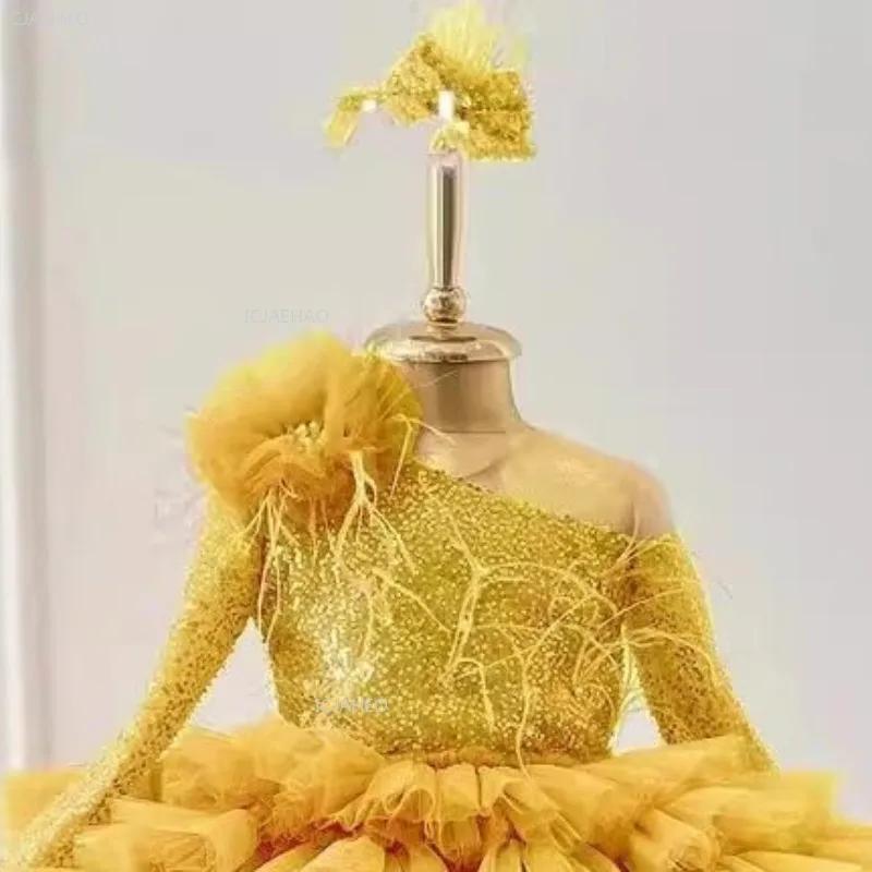 Robe de princesse pour fille avec traîne, idéale pour les fêtes, mariages, soirées, cérémonies, spec