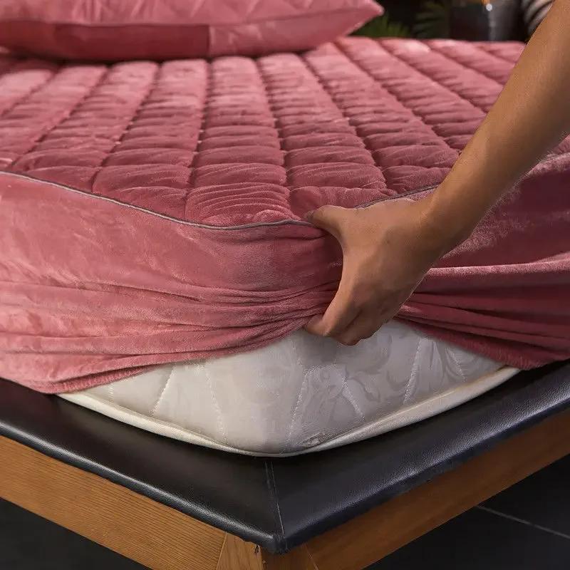 Housse de matelas matelassée épaisse en velours cristal, drap-housse chaud et doux en peluche Queen 