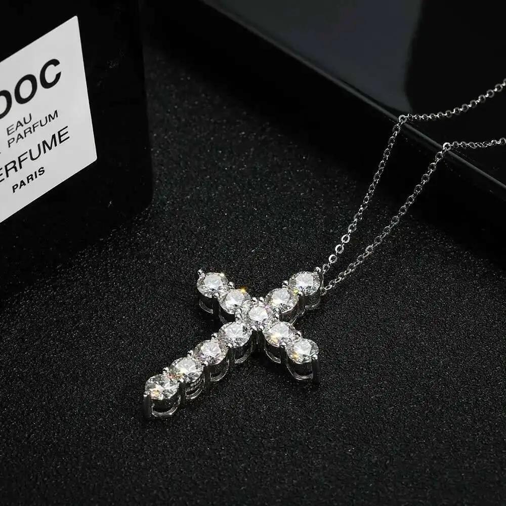 Pendentif croix Moissanite complet, chaîne originale en argent Sterling plaqué or blanc, collier fin