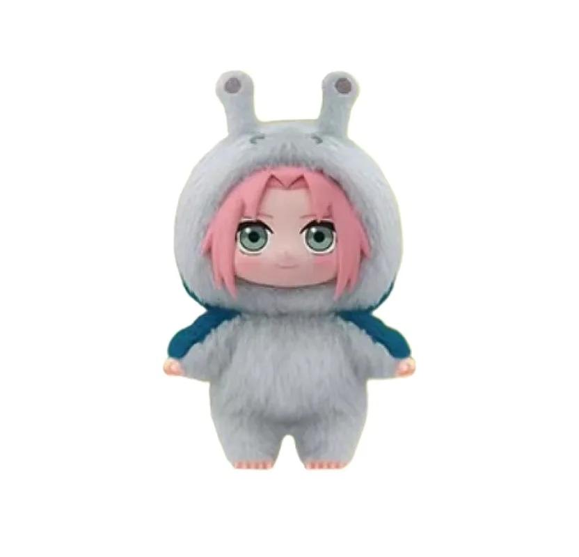 Une série de jouets en peluche mignons, sacs à dos de dessin animé, pendentifs, coffrets cadeaux pér