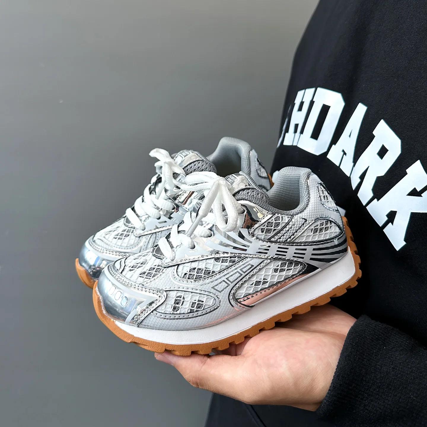 Baskets respirantes en maille de caoutchouc métallique pour enfants, chaussures de marche décontract