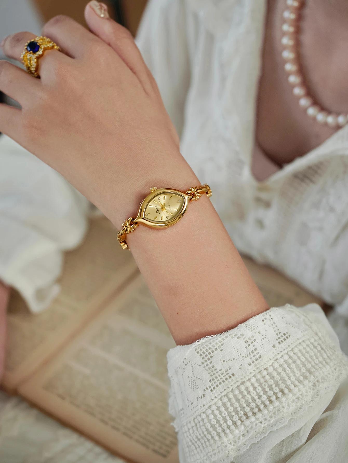 1 pièce de nouvelle montre pour femme à petit cadran en or rétro français, bracelet à la mode, simpl