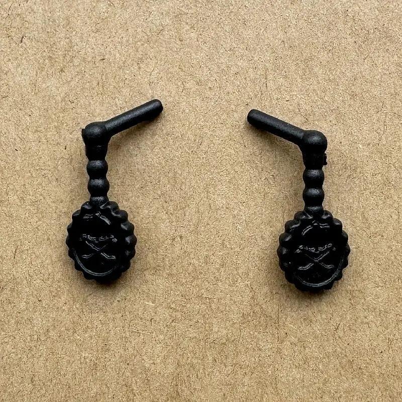 Accessoires pour poupées monstres : Boucles d'oreilles, Colliers, Bracelets, Vêtements, Robes, Jupes