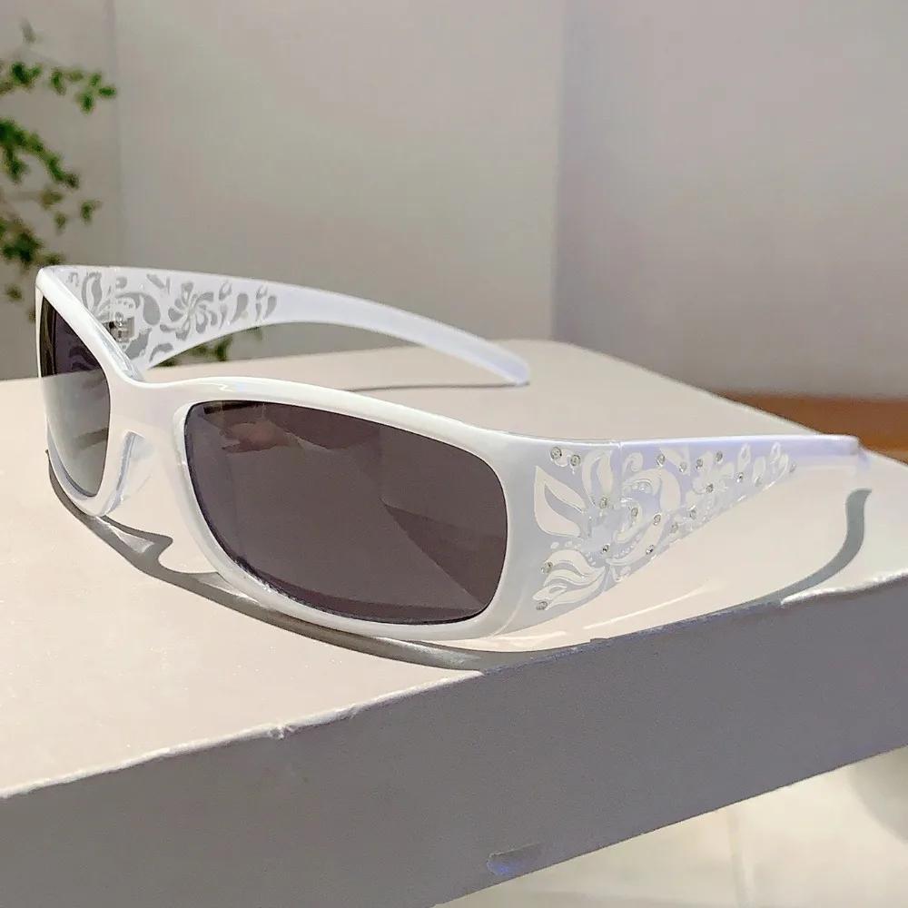 Lunettes de soleil carrées à petite monture pour femmes, nouveau modèle Y2K, Style rétro, élégantes,
