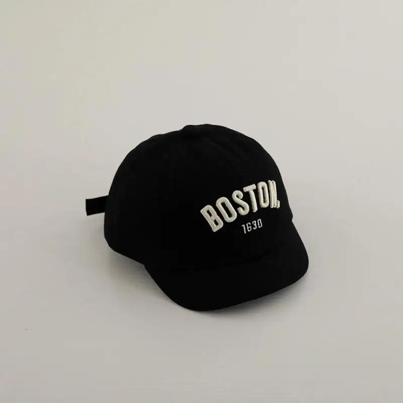 Nouvelle mode bébé lettre casquettes à pointe enfants broderie casquette de Baseball fille crème sol