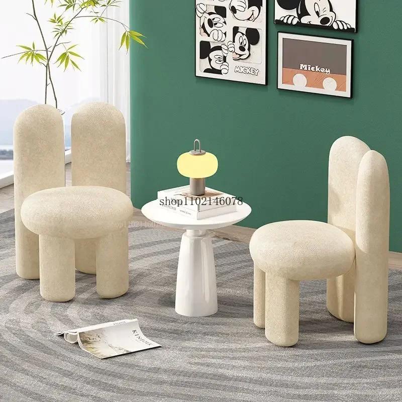 Nordique moderne Simple chambre coiffeuse ménage crème salle à manger chaise lumière luxe maquillage
