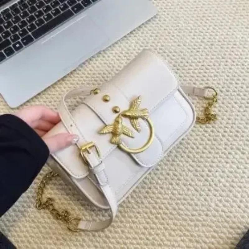 Sac à langer, élégant, unique et luxueux, conçu par une marque, pour femme, au style élégant et clas