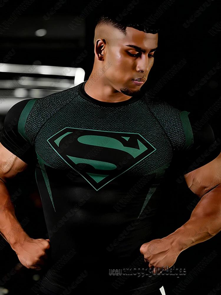 T-shirt de fitness imprimé Superman de DC Comics pour hommes, coupe ajustée, pour l'entraînement en 
