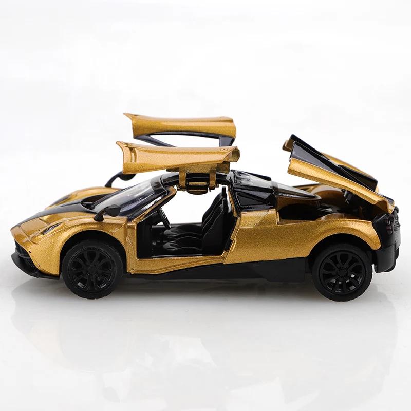 (Bagged) Voiture de course à rappel doré à l'échelle 1/43, métal moulé sous pression, trois portes q