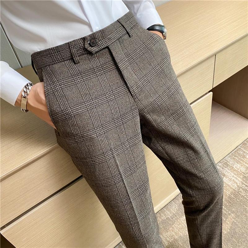 Les pantalons à carreaux pour hommes de printemps et d'automne sont tendance, à la mode, cool et pol