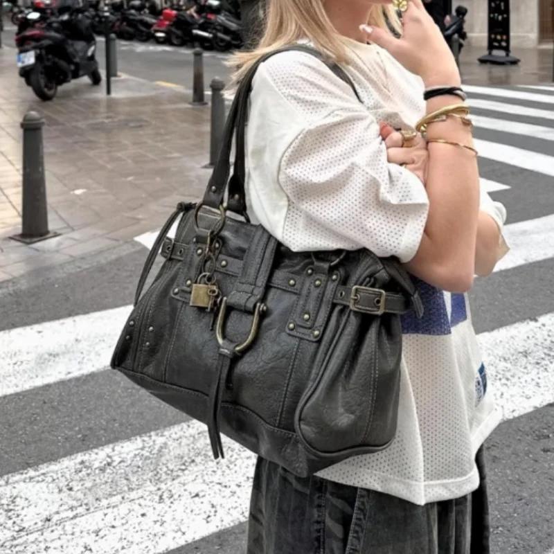 Sac à bandoulière rétro pour femme, grande capacité, sac sous le bras, sac à main de luxe avec rivet