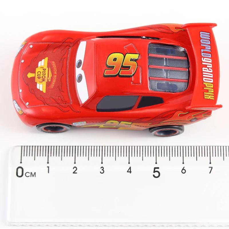 Disney-Mini voiture de course Pixar Cars 2, jouet Rains Mcqueen, 1, 3 casques de jeu, collection de 