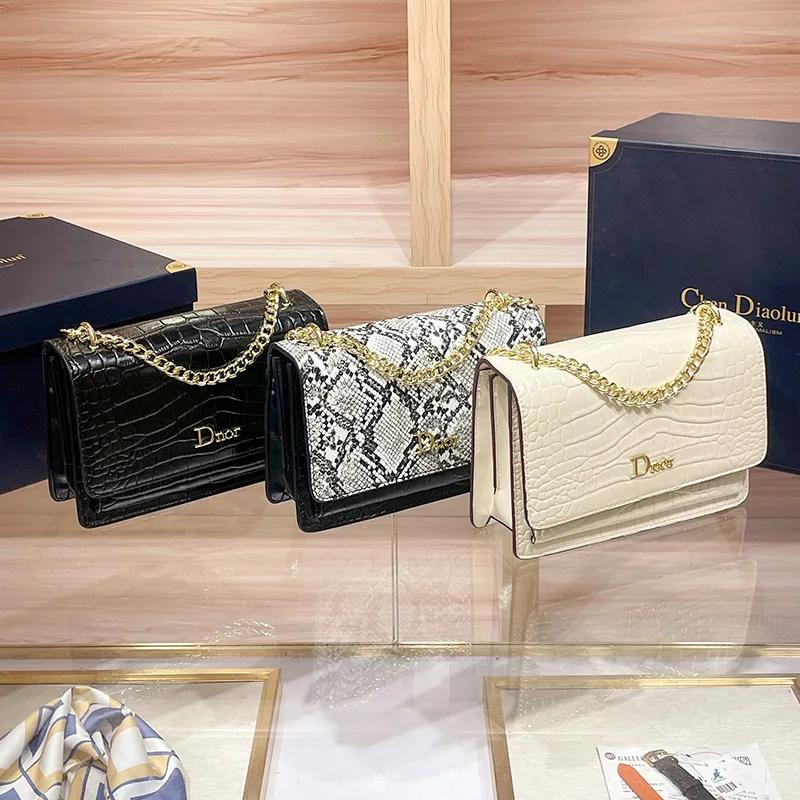 Sac à main élégant avec décor de chaîne assorti à tout, sac à bandoulière simple à la mode pour dame