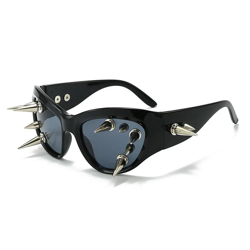 Cyberpunk bricolage unisexe exagéré lunettes de soleil Rivet moto Style Hip Hop Streetwear lunettes 